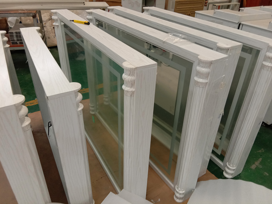 新款上市：歐式全鋁智能衛浴柜